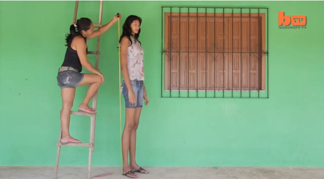 Ma chłopaka niższego o pół metra