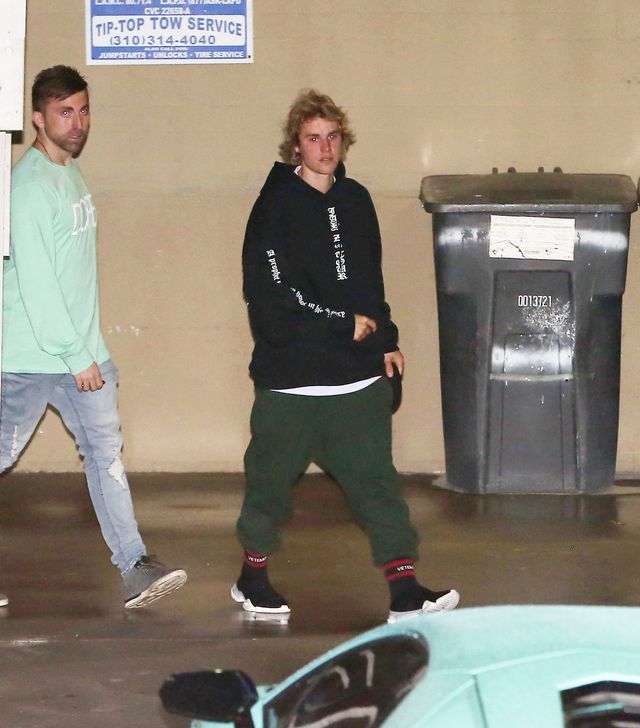 Selena i Justin wychodzą z kościoła OSOBNO (ZDJĘCIA)