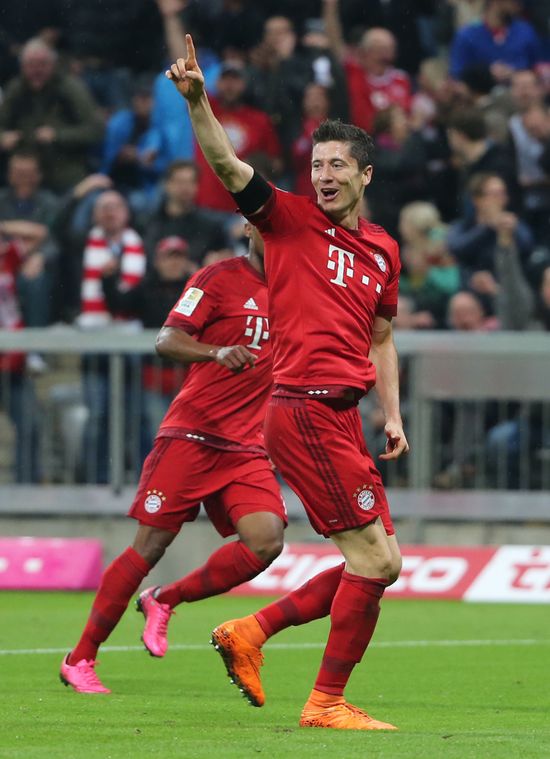 Robert Lewandowski to całkowite przeciwieństwo Cristiano Ronaldo (VIDEO)