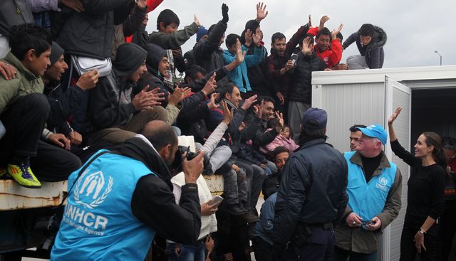 Angelina Jolie nie chce, aby jej dzieci odwiedziły obóz uchodźców