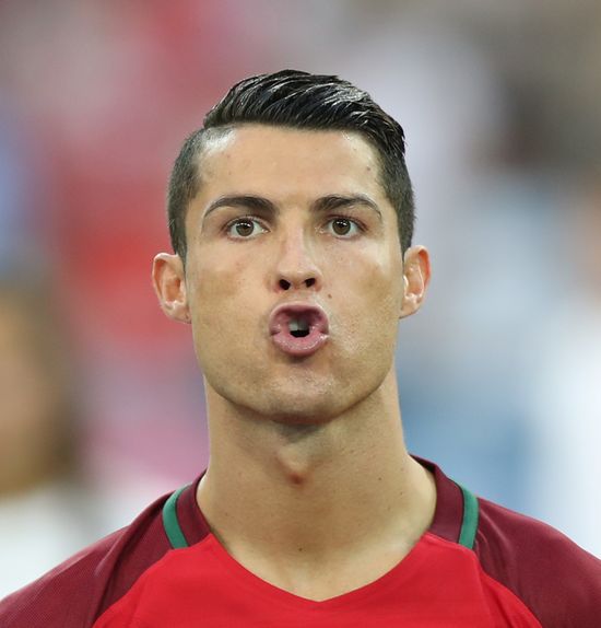 Cristiano Ronaldo maluje... paznokcie u stóp?! (FOTO) Cristiano Ronaldo maluje... paznokcie u stóp?! (FOTO)
