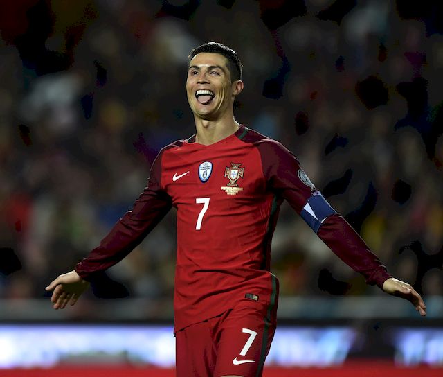 Cristiano Ronaldo ZACHWYCIŁ zdjęciem swoim dzieci! (Instagram)