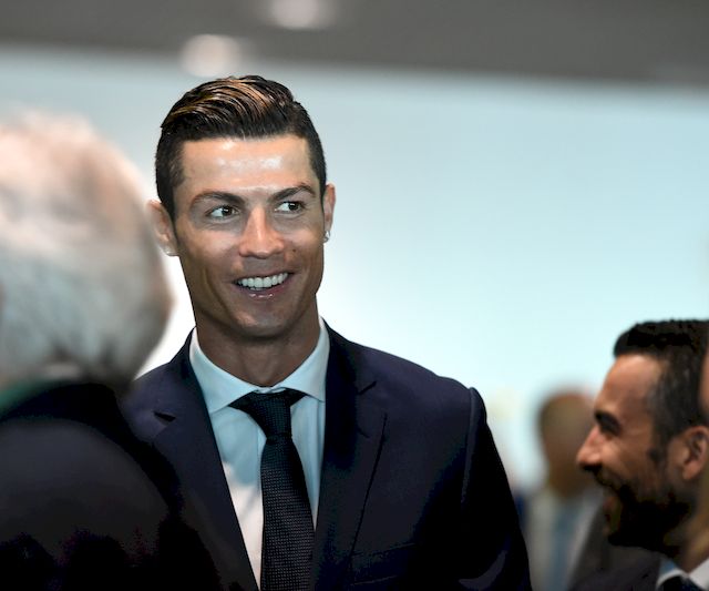 Znamy imiona BLIŹNIAKÓW Cristiano Ronaldo! (VIDEO)