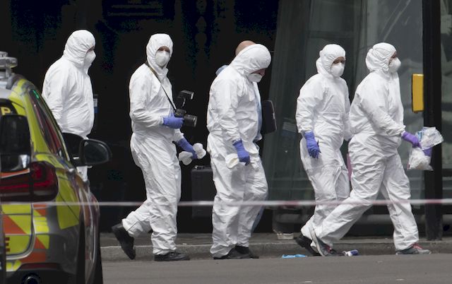 ZAMACH na muzułmanów w Londynie! Czego media Wam nie mówią? ZAMACH na muzułmanów w Londynie! Czego media Wam nie mówią?