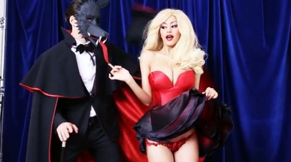 Seksowna Zahia Dehar chce podbić Nowy Jork Seksowna Zahia Dehar chce podbić Nowy Jork