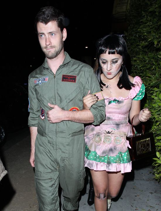 Córka Robina Williamsa bawi się na halloweenowej imprezie