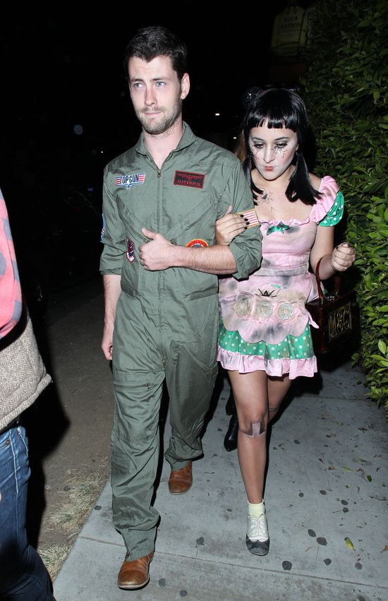 Córka Robina Williamsa bawi się na halloweenowej imprezie