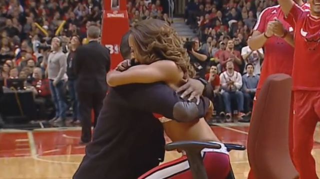 Cheerleaderkę Chicago Bulls zamurowało [VIDEO]