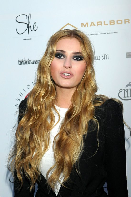 Makijażystka robi krzywdę Marcelinie Zawadzkiej? (FOTO)