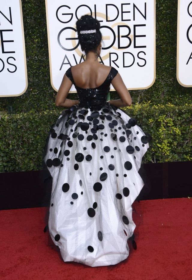 WOW! Te gwiazdy poczuły się w Złotych Globach jak na pokazie mody (FOTO)