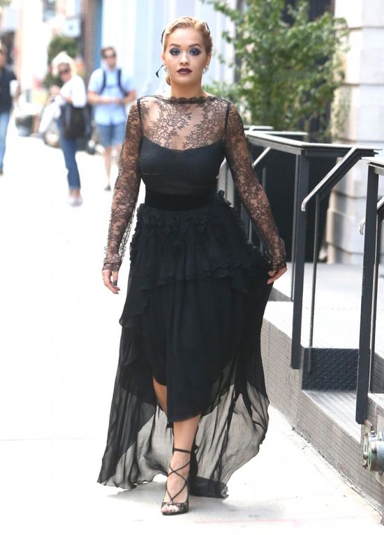 NIE POZNALIBYŚCIE Rity Ory bez makijażu! (FOTO)