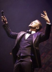 Justin Timberlake prosto z gali do Taco Bell (FOTO) Justin Timberlake prosto z gali do Taco Bell (FOTO)
