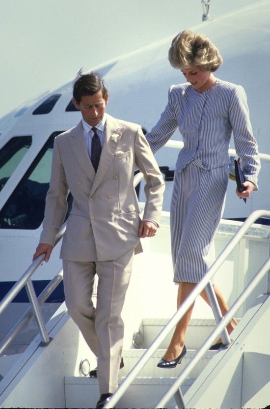 Zazdrość księcia Karola zniszczyła Dianę. Teraz jest WŚCIEKŁY na nich! 