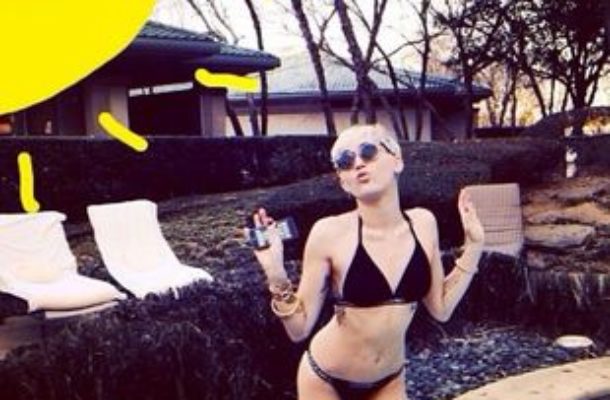 Miley Cyrus zrobiła sobie tatuaż na wardze (FOTO)