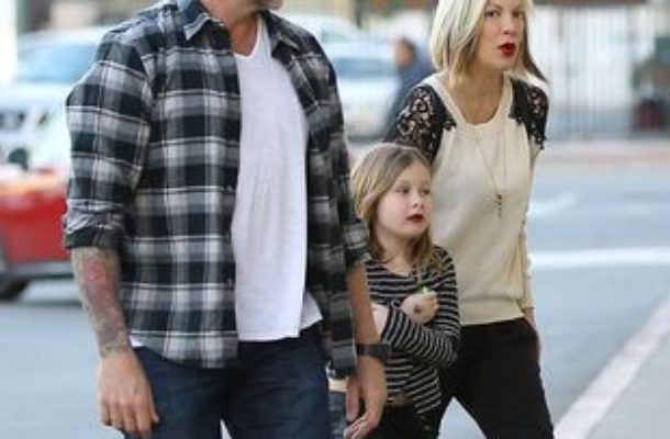 Tori Spelling szaleje na wyprzedażach (FOTO)