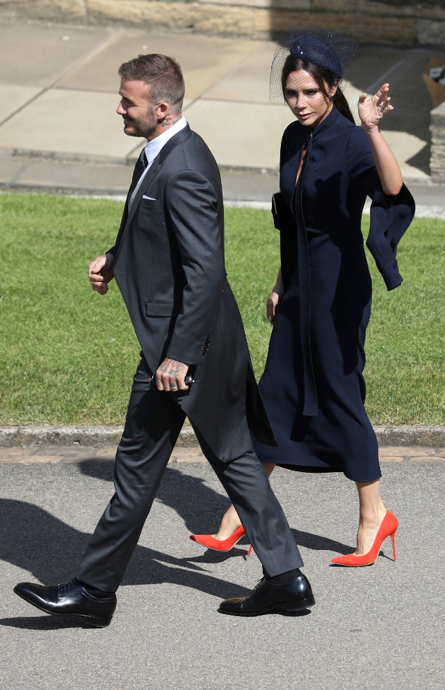 SKANDALICZNA sukienka Victorii Beckham na ślubie Meghan i Harry'ego! SKANDALICZNA sukienka Victorii Beckham na ślubie Meghan i Harry'ego!
