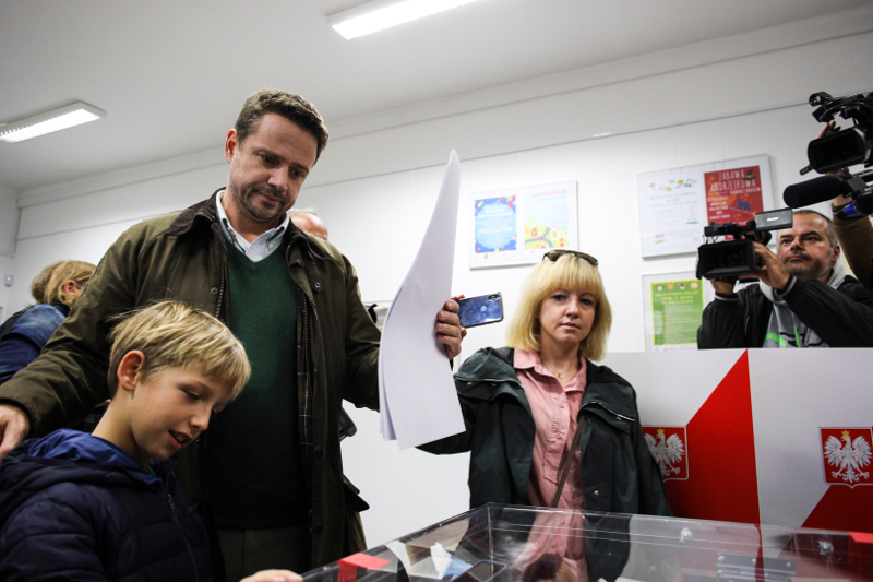 Rafał Trzaskowski nowym prezydentem Warszawy! Pochwalił się uroczym synem i żoną