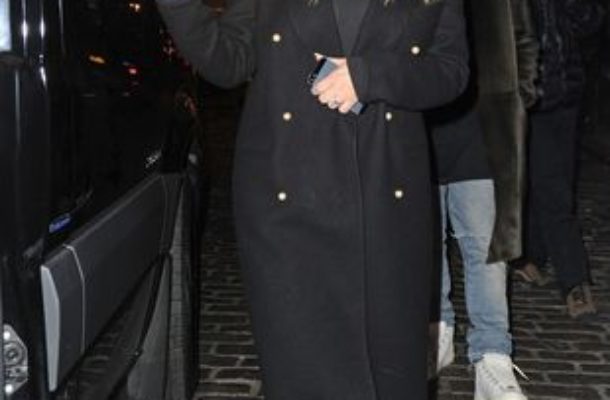 Kim Kardashian wpada ze skrajności w skrajność (FOTO)