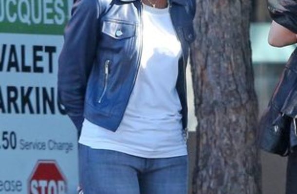 Lupita Nyong’o w końcu przyłapana przez paparazzi! (FOTO)