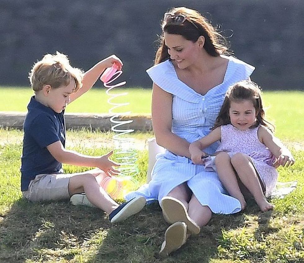 Charlotte i George TAK nazywają tatę, gdy czegoś chcą! Charlotte i George TAK nazywają tatę, gdy czegoś chcą!