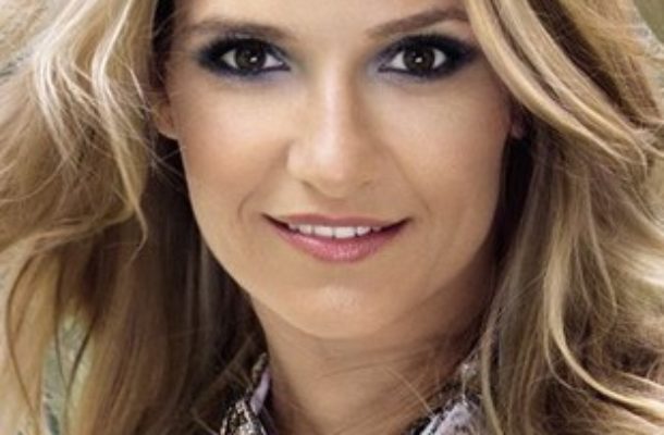 Nieretuszowana(?) Joanna Koroniewska na okładce HOT Moda