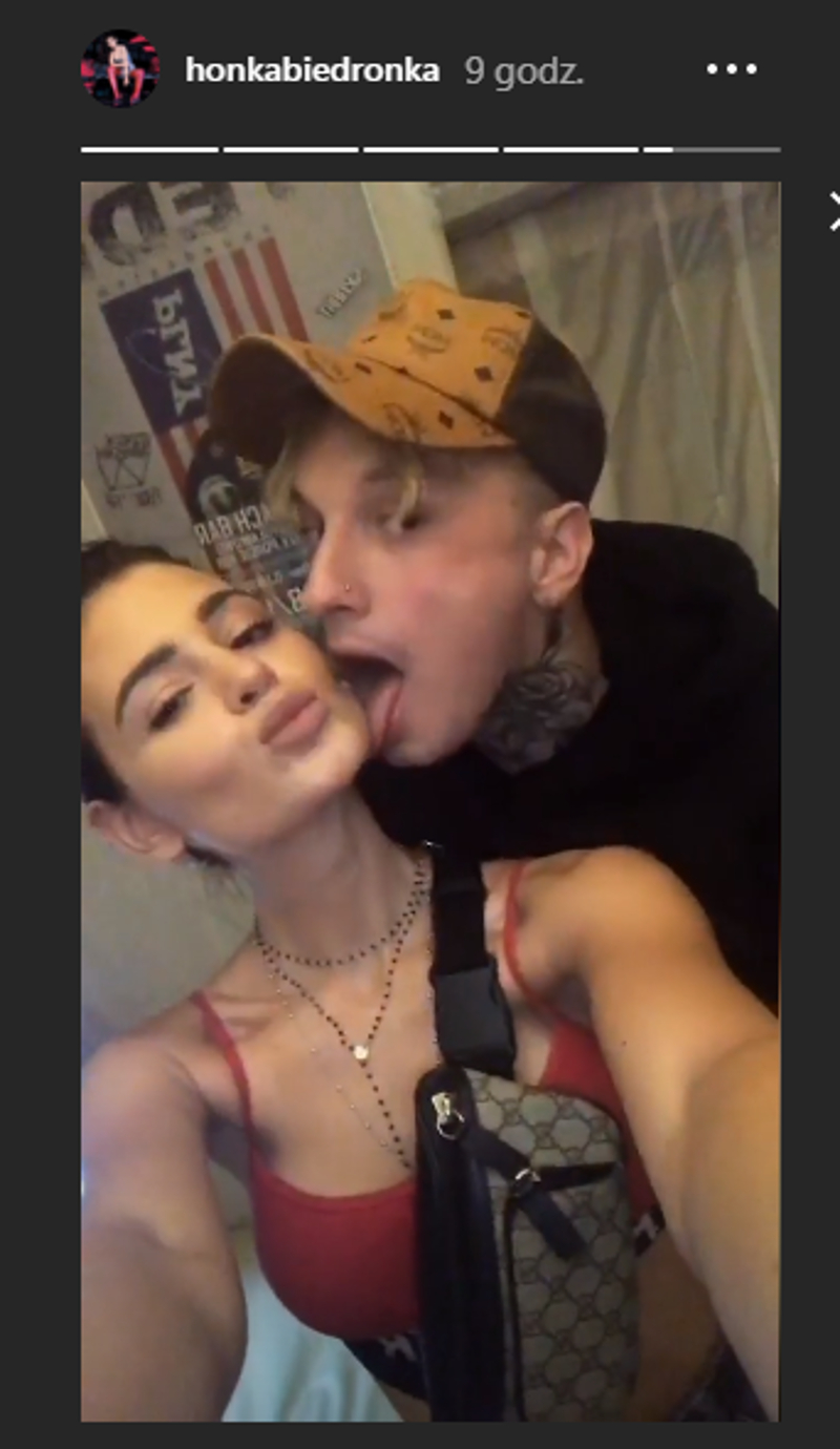 Smolasty WYLIZUJE Honoratę Skarbek!