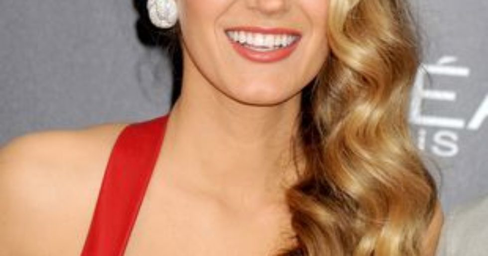 WoW! Blake Lively trzyma buty w RAJU! WoW! Blake Lively trzyma buty w RAJU!