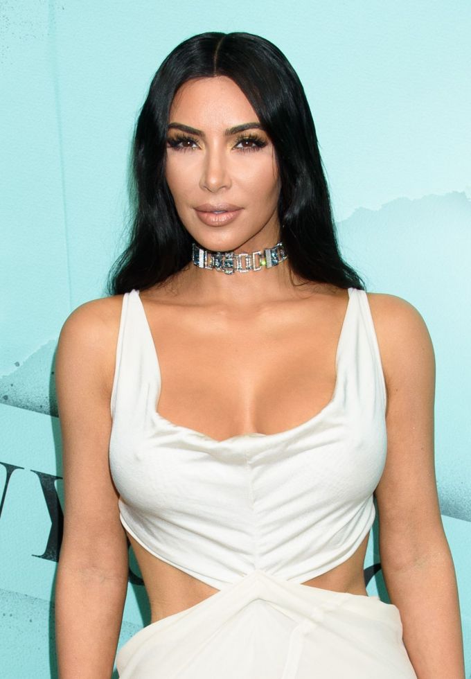 Kim Kardashian POMNIEJSZYŁA sobie pupę?! Fani w szoku