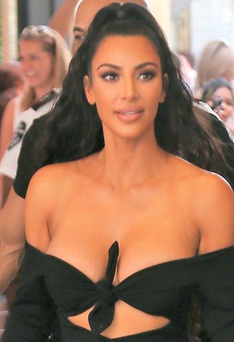 Potworny hejt na Kim Kardashian. Zarzucają jej, że przez TO jest ZŁĄ matką! Potworny hejt na Kim Kardashian. Zarzucają jej, że przez TO jest ZŁĄ matką!