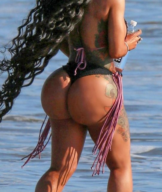 Blac Chyna w KRÓTKICH włosach i KOSZMARNEJ stylizacji. Tak ukrywa ciążę! Blac Chyna w KRÓTKICH włosach i KOSZMARNEJ stylizacji. Tak ukrywa ciążę!