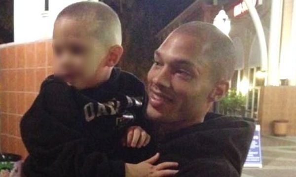 Jeremy Meeks to przykładny mąż, tatuś i chrześcijanin?