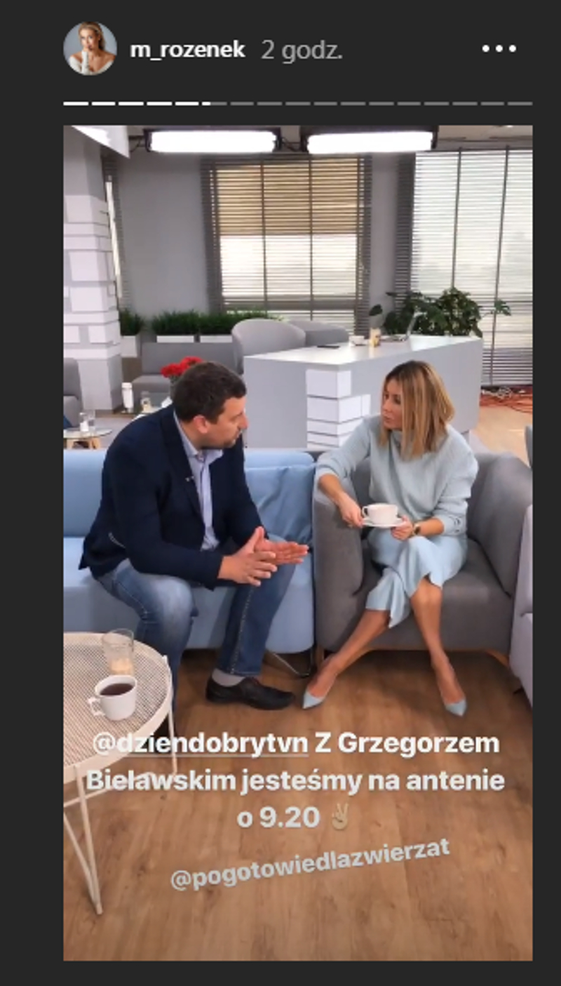 Rozenek w luźnym golfie na fotelu w DD TVN. Fani: Brzuch ukryty?