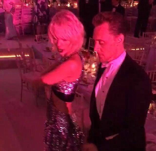 Taylor Swift wyrwała na parkiet... Toma Hiddlestona! (VIDEO)