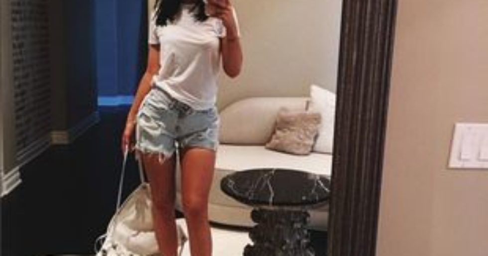 Skąd na nodze Kylie Jenner wzięła się ta blizna? (Instagram) Skąd na nodze Kylie Jenner wzięła się ta blizna? (Instagram)