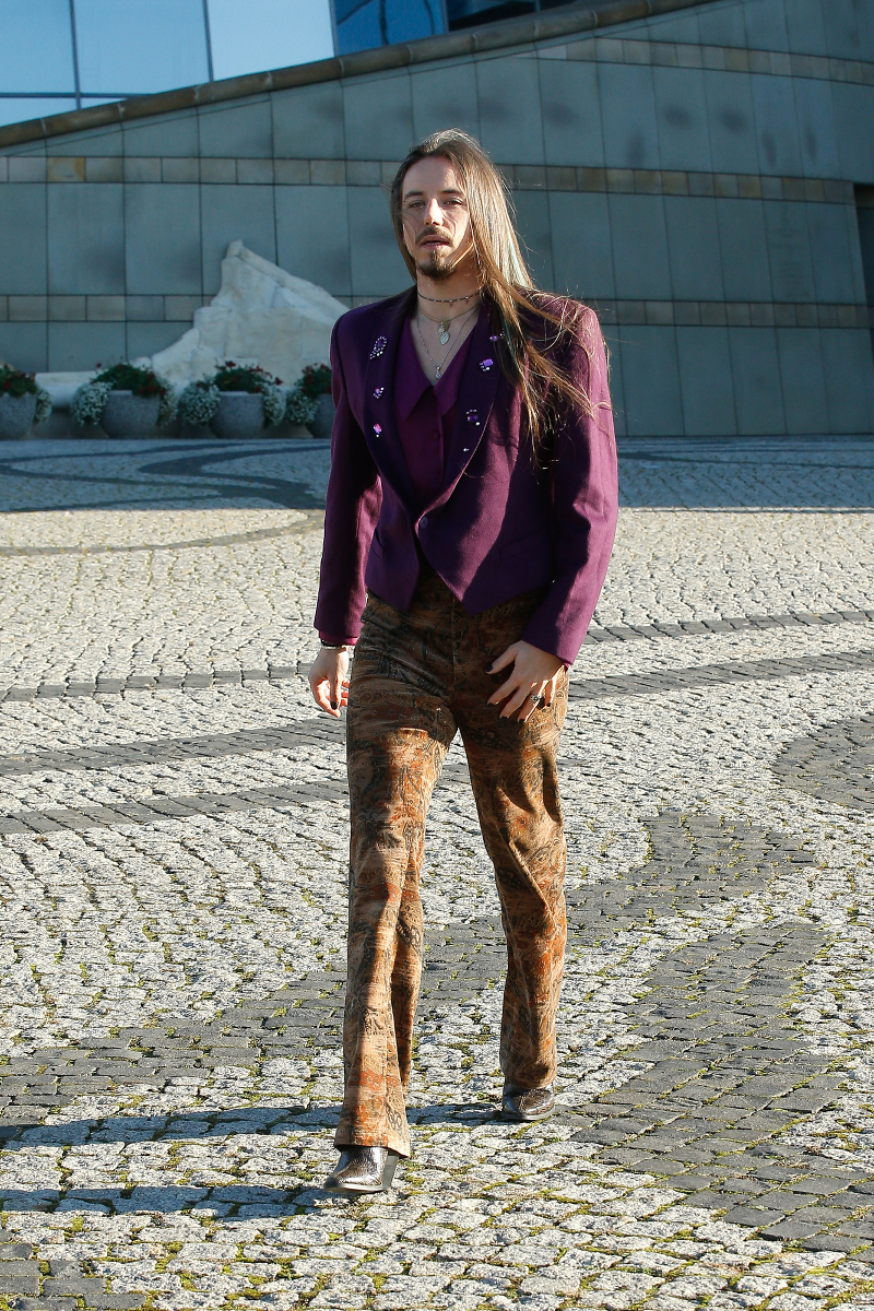 Seksowny Szpak KUSI pod studiem TVP (ZDJĘCIA) Seksowny Szpak KUSI pod studiem TVP (ZDJĘCIA)