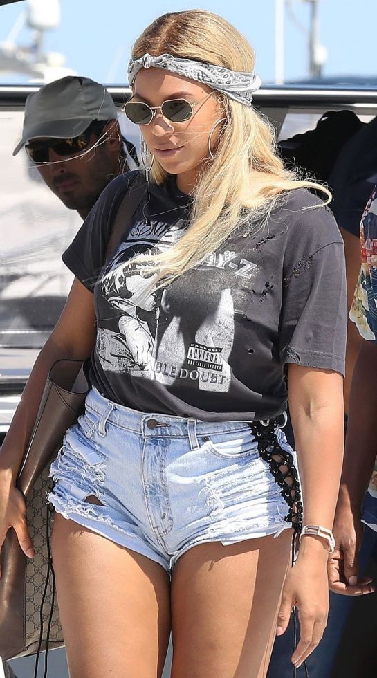 Beyonce w KRÓTKICH włosach! Wygląda jak nie ona!