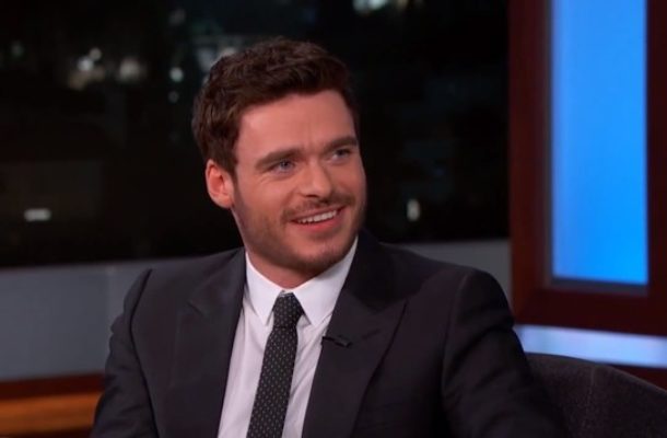 Richard Madden w Kopciuszku narzekał na ściśnięte genitalia