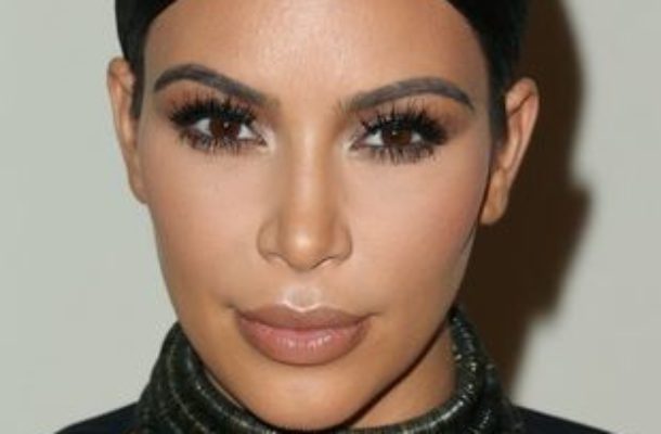 Tak rodziła Kim Kardashian (FOTO)