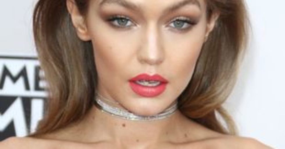 Gigi Hadid założyła TĘ suknię na rozdanie AMA’s. Wszyscy mówią tylko o niej! Gigi Hadid założyła TĘ suknię na rozdanie AMA’s. Wszyscy mówią tylko o niej!