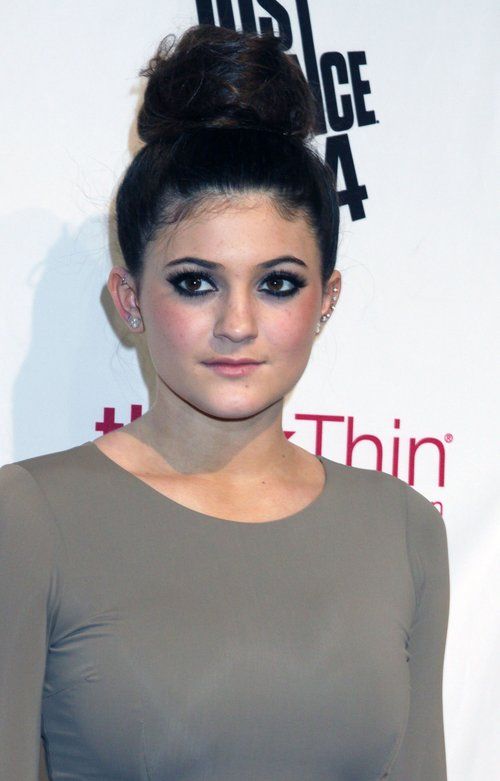 Małe USTA Kylie zmieniły jej twarz! Teraz wygląda zupełnie inaczej (ZDJĘCIA)