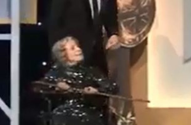 Sacha Baron Cohen zabił staruszkę! (VIDEO)