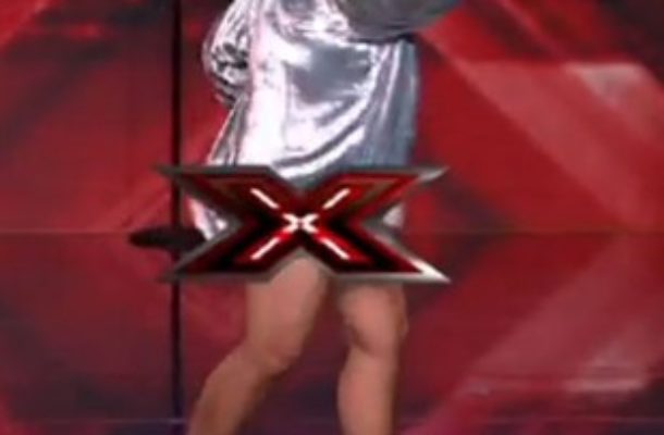 Nagi uczestnik X-Factor zaszokował publiczność (VIDEO)