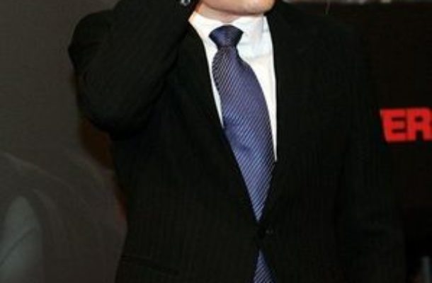 Leonardo DiCaprio odpoczywa otoczony pięknościami