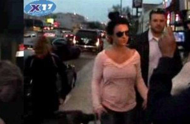 Mama Britney trzyma rękę na…