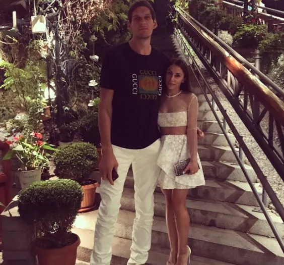 Boban i Milica - para z bardzo dużą różnicą wzrostu Boban i Milica - para z bardzo dużą różnicą wzrostu