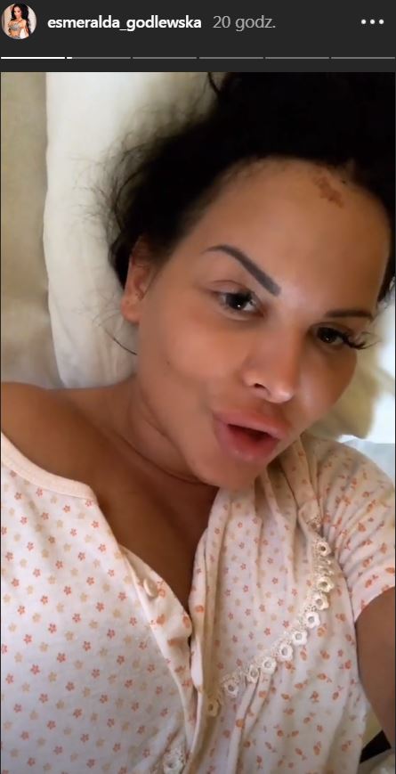 Esmeralda tłumaczy się z wypadku 