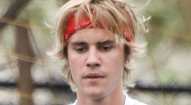 Zamyślony Bieber chwyta swoje PRZYRODZENIE. Wciąż przeżywa rozstanie Seleną?