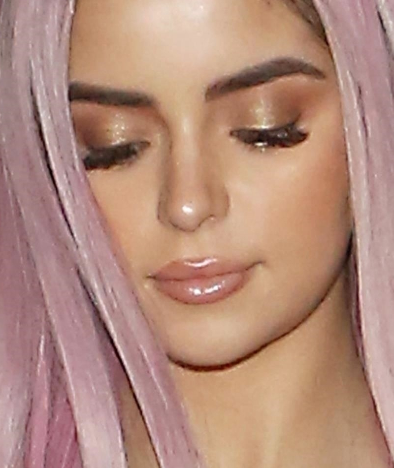 Gdyby Demi Rose podskoczyła w TEJ kreacji, biust by jej wypadł z miseczek Gdyby Demi Rose podskoczyła w TEJ kreacji, biust by jej wypadł z miseczek