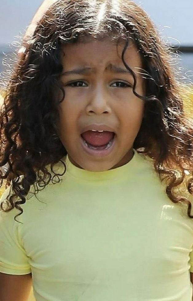 Kim Kardashian znów eksperymentuje z WŁOSAMI North. Zobaczcie, co jej zrobiła!