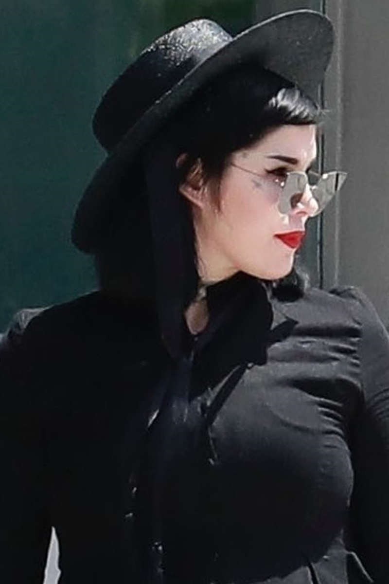 Czarna i CIĘŻARNA Kat Von D na spacerze! Tym razem przesadziła? Czarna i CIĘŻARNA Kat Von D na spacerze! Tym razem przesadziła?